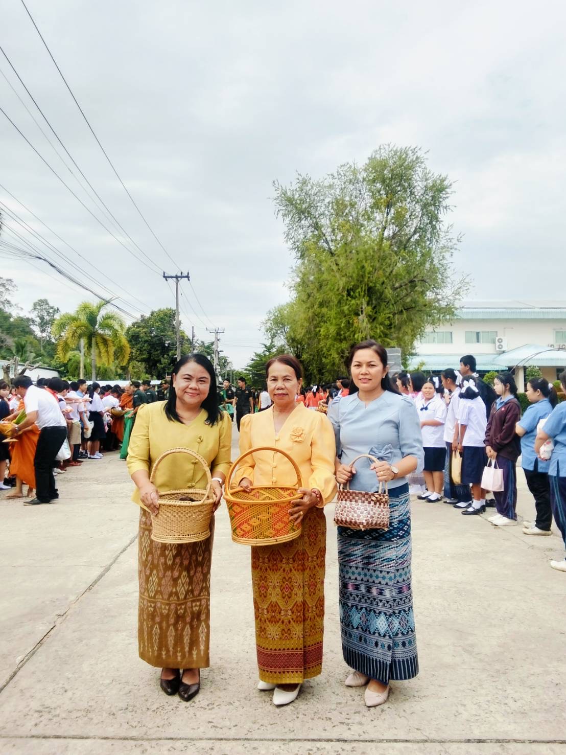  ***พช.ขุนหาญ*** พร้อมใจนุ่งผ้าไทยใส่บาตร ทำความดี วิถีพอเพียงตามวิถีไทย วิถีพุทธ อำเภอขุนหาญ จังหวัดศรีสะเกษ ประจำเดือนกันยายน 2569 
